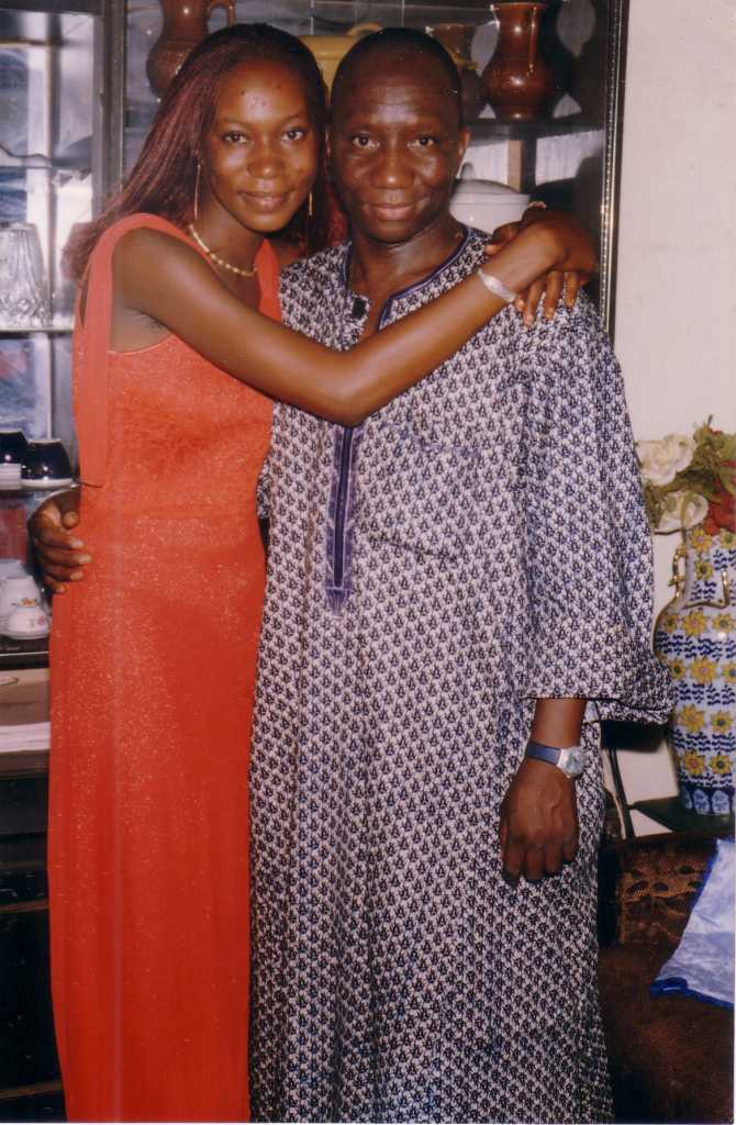 36 - Avec son Papa Sekou Oumar.jpg